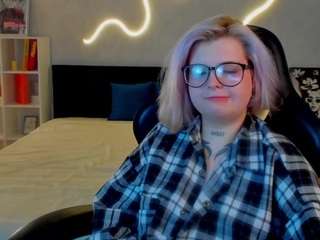 shadow-purr nude Live Sex Chat Show