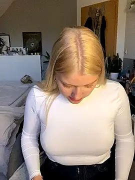 EmmiPemmi naked strip on cam for live sex video chat