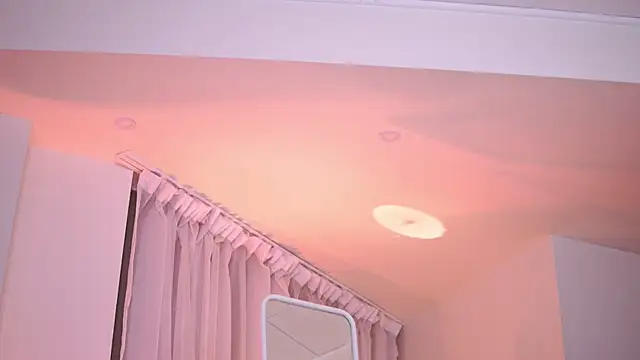KyssaraPlay naked strip on cam for live sex video chat