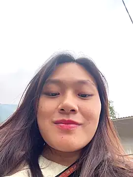 mai-xinh naked strip on cam for live sex video chat