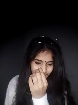 Sexey-Puja naked strip on cam for live sex video chat
