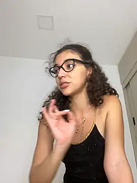 uniquerossie naked strip on cam for live sex video chat