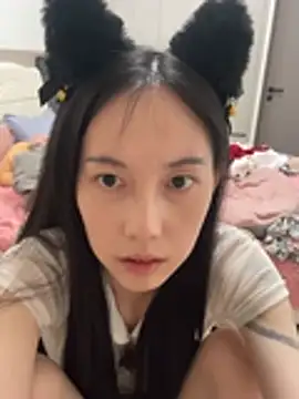 DD-52 naked strip on cam for live sex video chat