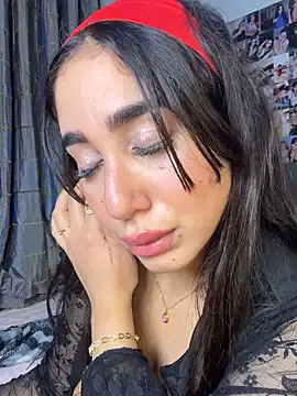 Meryem_Queen naked strip on cam for live sex video chat