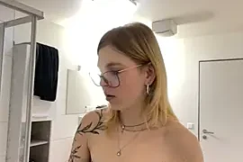 Milly-Kiss naked strip on cam for live sex video chat