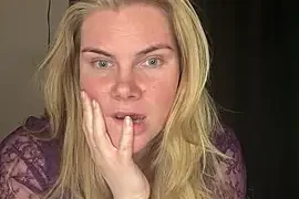 SexyBlondJoanna naked strip on cam for live sex video chat