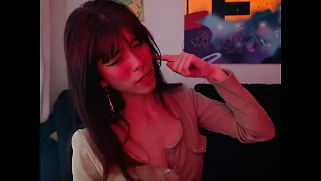 SuzzyyM naked strip on cam for live sex video chat
