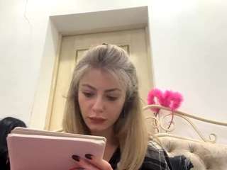 LorettaTrento nude Live Sex Chat Show