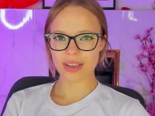 LucyLoy nude Live Sex Chat Show