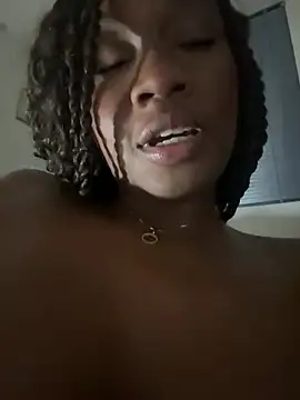 EscorpiLeoncita naked strip on cam for live sex video chat