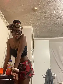 HennessyBaby21 naked strip on cam for live sex video chat