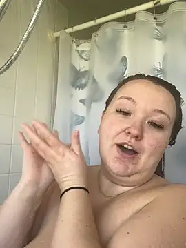 JuicyPeach69 naked strip on cam for live sex video chat