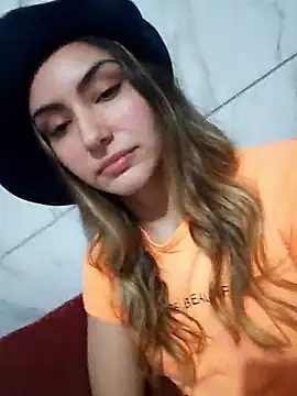 Larinhacat naked strip on cam for live sex video chat