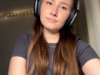 LaurynVial nude Live Sex Chat Show