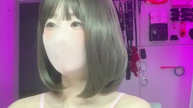 gumi_0418 naked strip on cam for live sex video chat