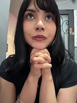 TatiLee naked strip on cam for live sex video chat