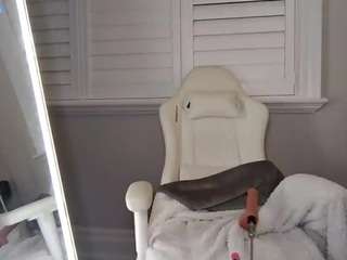 AAAPleaser nude Live Sex Chat Show