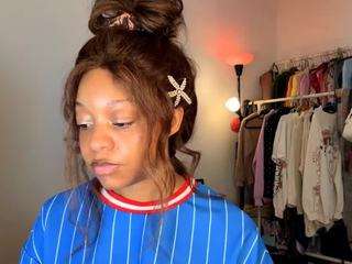 Aaliyah nude Live Sex Chat Show