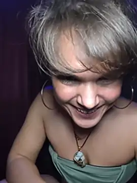 BaileyMFox naked strip on cam for live sex video chat