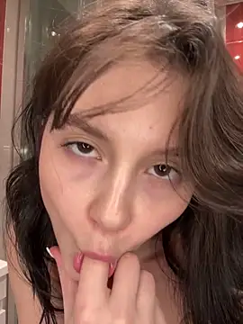 EvaHearts naked strip on cam for live sex video chat