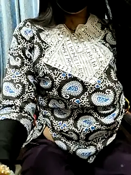 Radhika_gupta9 naked strip on cam for live sex video chat