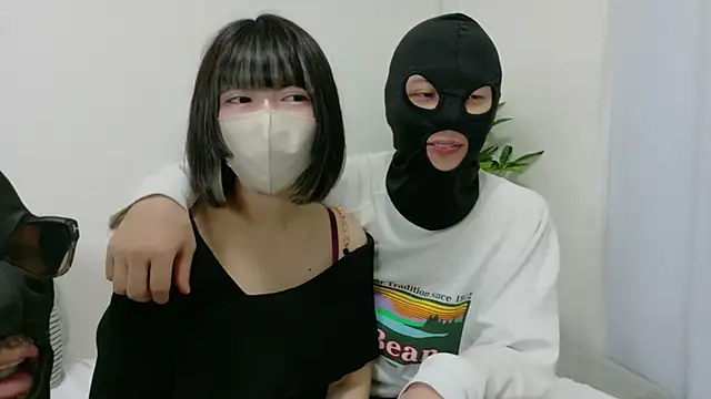 YMMT-AK naked strip on cam for live sex video chat