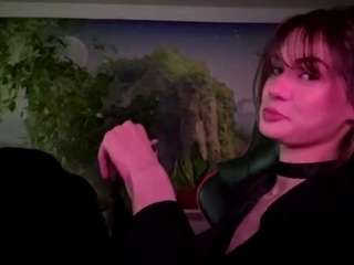 DeeAyhens nude Live Sex Chat Show