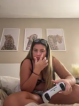 hiddensecretxx naked strip on cam for live sex video chat