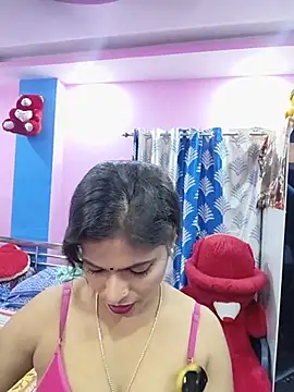 SUZY_QUEEN01 naked strip on cam for live sex video chat